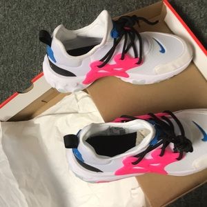 Nike shoes new in box ordered wrong size some how